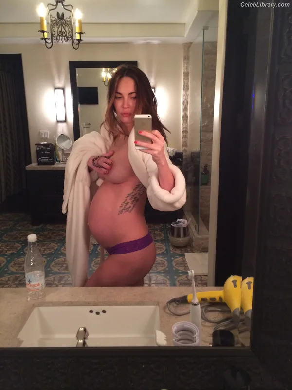 Megan Fox photo 16 of 1038