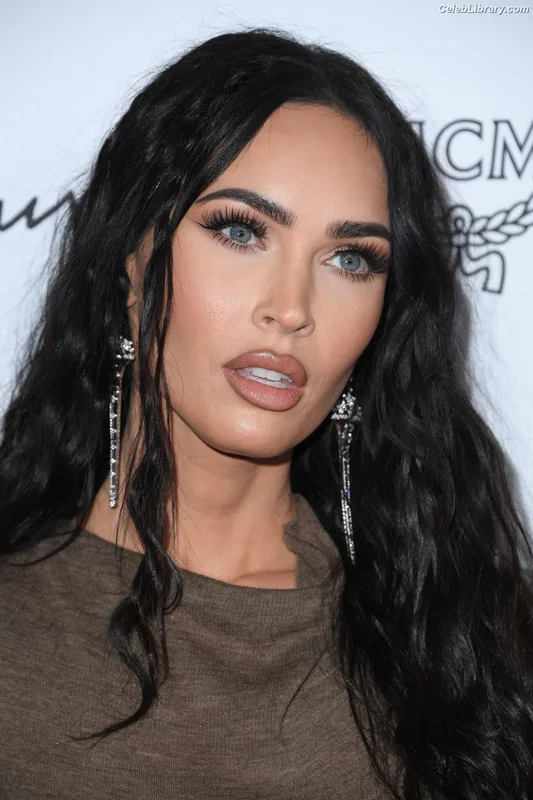 Megan Fox photo 20 of 1038