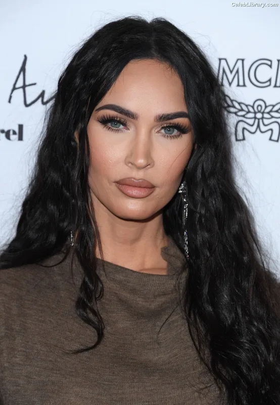 Megan Fox photo 21 of 1038