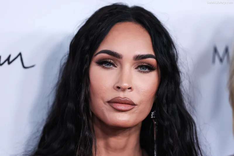 Megan Fox photo 2 of 1038