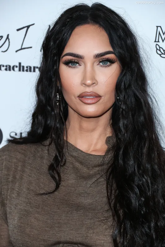 Megan Fox photo 9 of 1038
