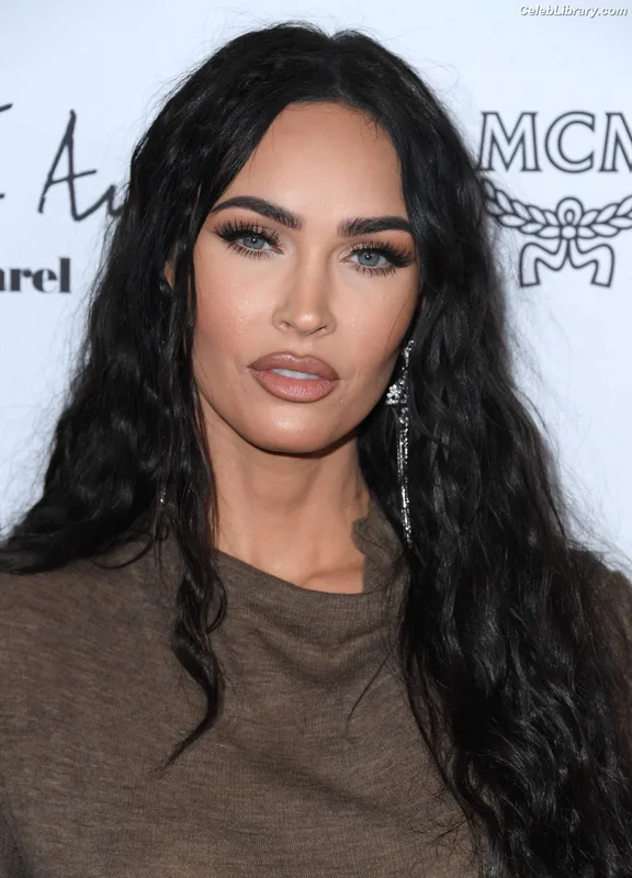 Megan Fox photo 14 of 1038
