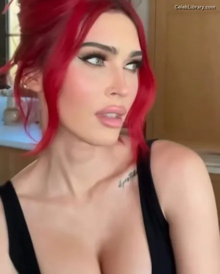 Megan Fox photo 19 of 1038