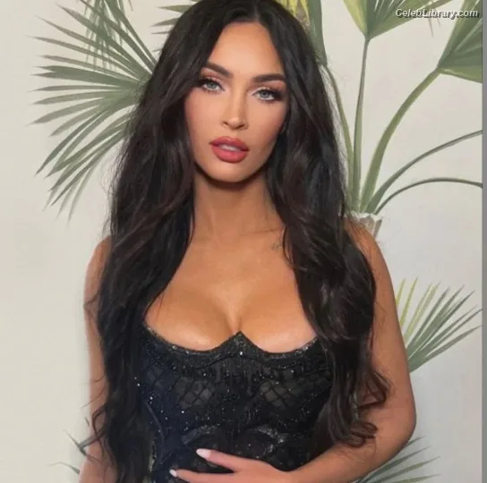 Megan Fox photo 20 of 1038