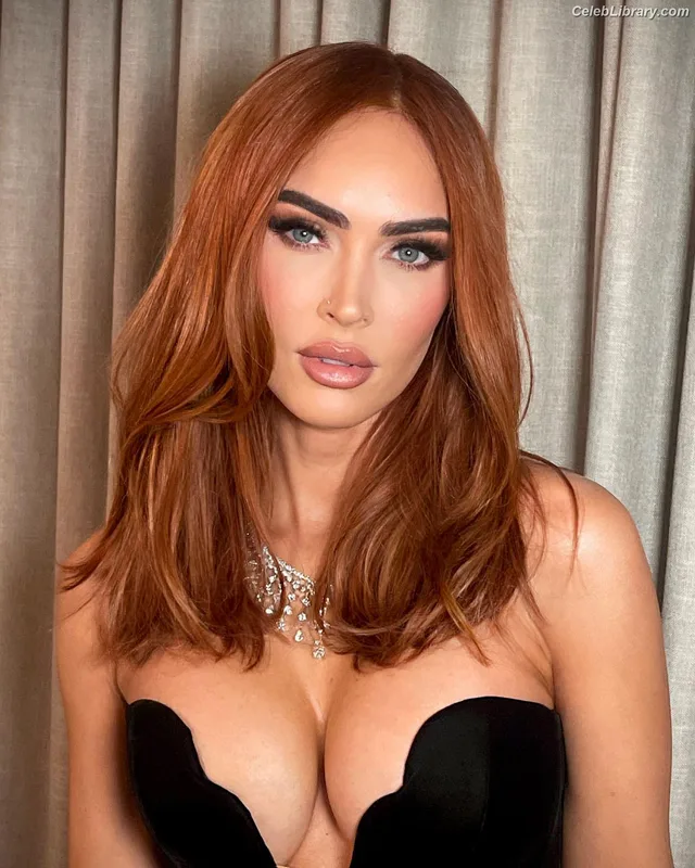 Megan Fox photo 21 of 1038