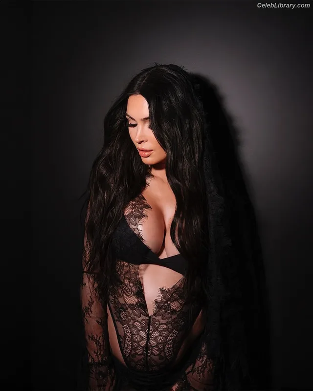 Megan Fox photo 16 of 1038