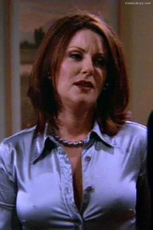 Megan Mullally photo 4 of 14