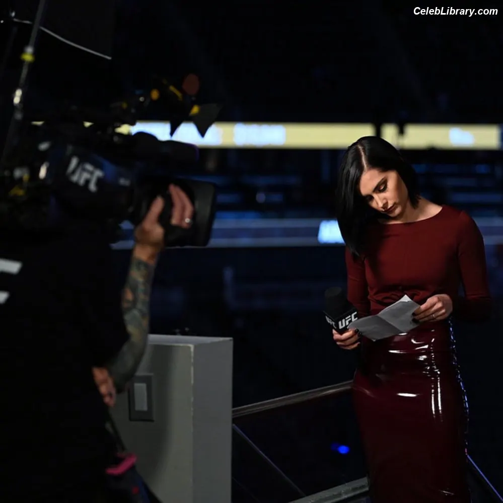 Megan Olivi photo 20 of 48