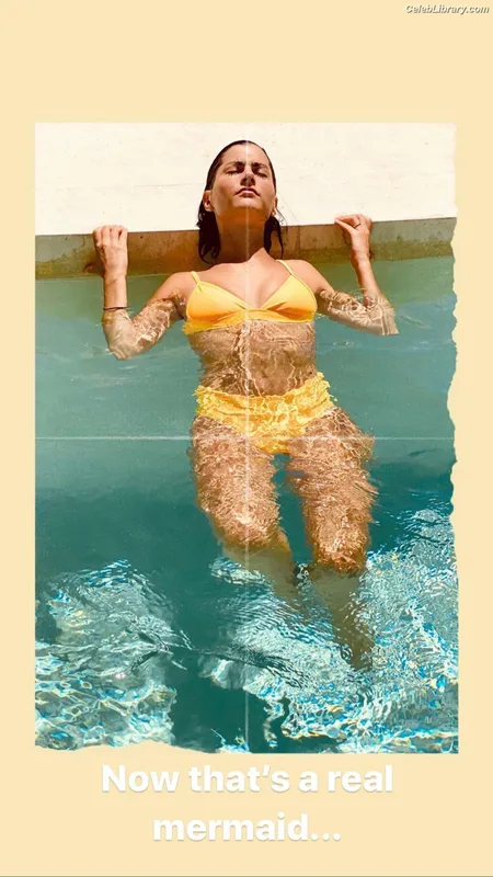 Megan Olivi photo 3 of 49