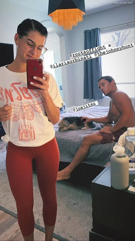 Megan Olivi photo 22 of 49