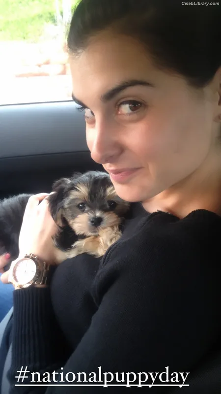 Megan Olivi photo 7 of 49