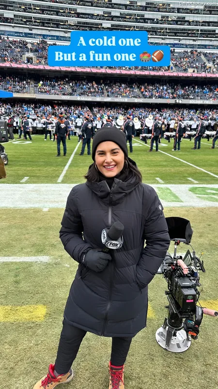 Megan Olivi photo 16 of 49