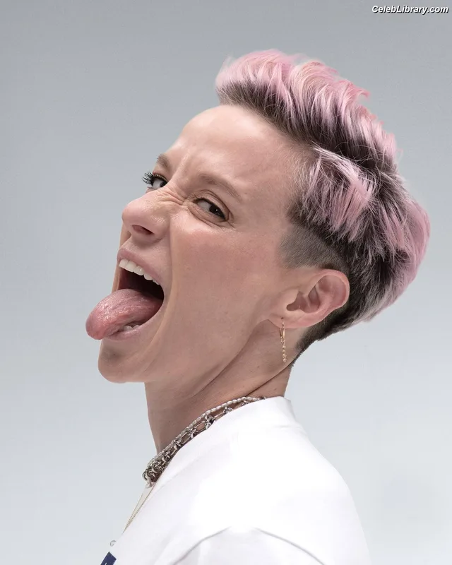 Megan Rapinoe photo 16 of 80