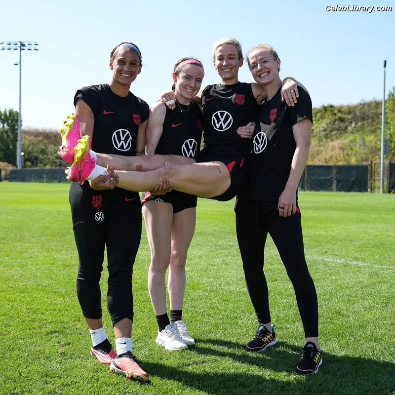 Megan Rapinoe photo 19 of 80