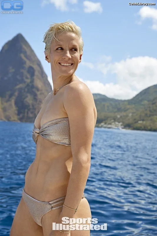 Megan Rapinoe photo 10 of 80