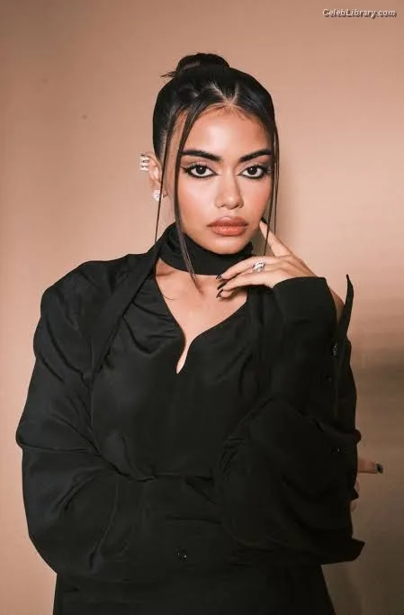 Megan Suri photo 3 of 5
