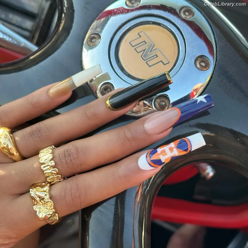 Megan Thee Stallion photo 10 of 1985
