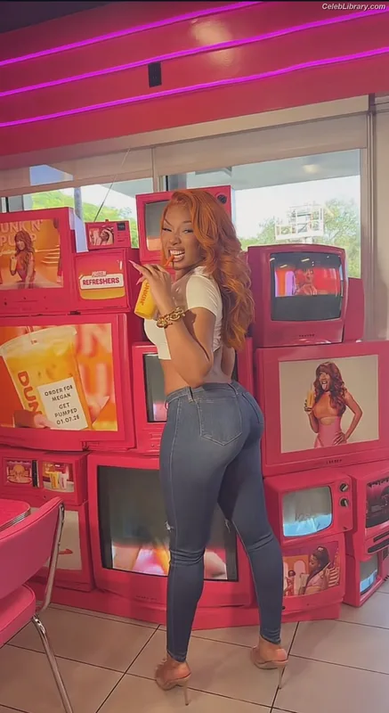 Megan Thee Stallion photo 9 of 1985