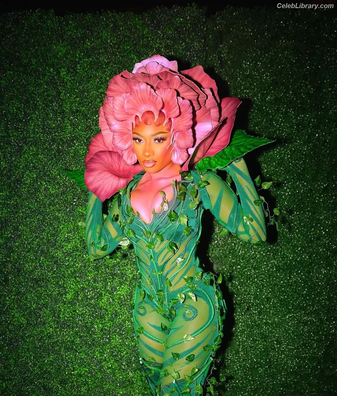 Megan Thee Stallion photo 10 of 1985