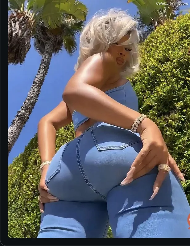 Megan Thee Stallion photo 18 of 1985