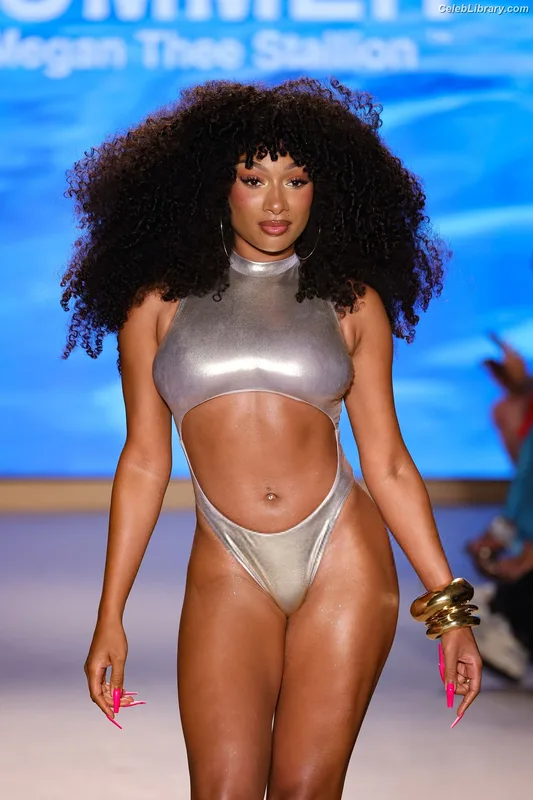 Megan Thee Stallion photo 4 of 1985