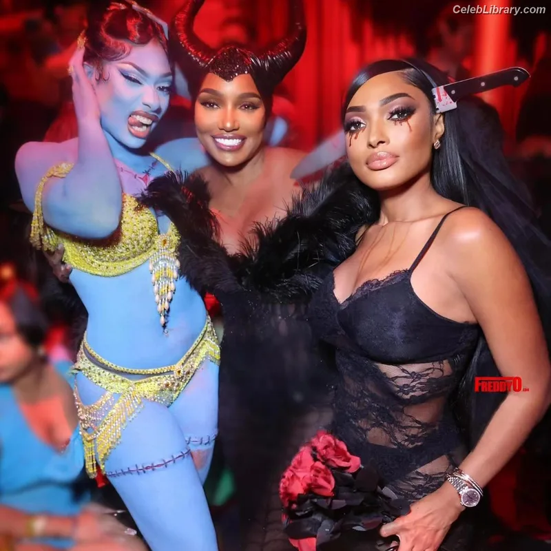 Megan Thee Stallion photo 1 of 1985