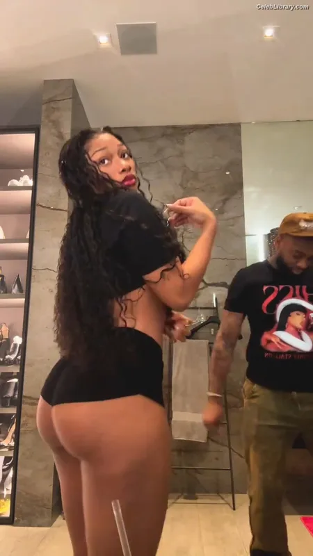 Megan Thee Stallion photo 3 of 1985