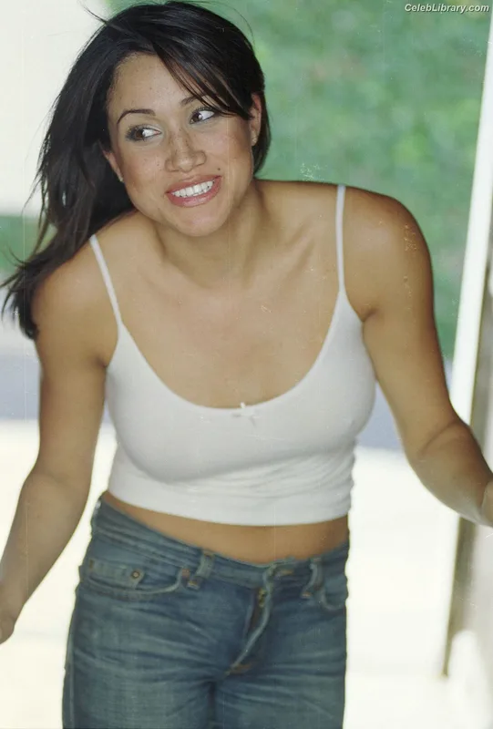 Meghan Markle photo 3 of 68