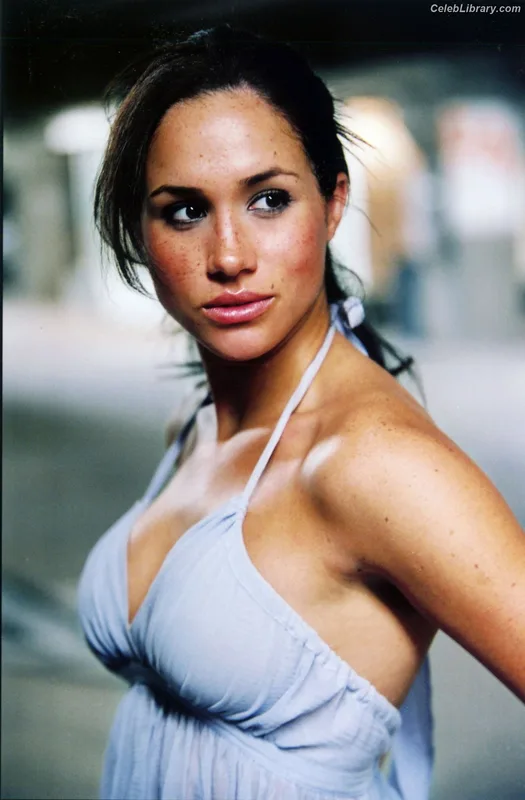 Meghan Markle photo 19 of 68