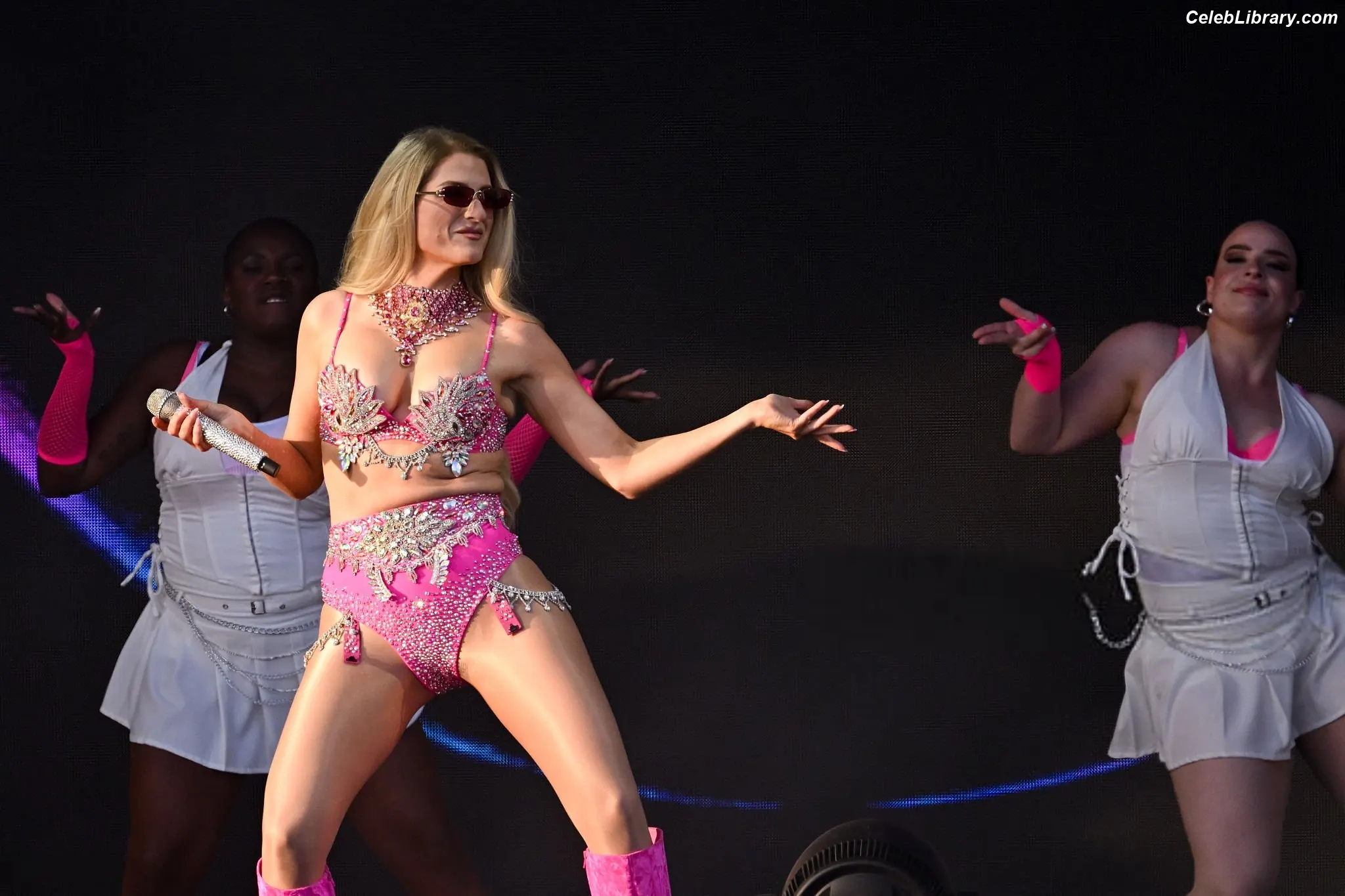 Meghan Trainor photo 16 of 320