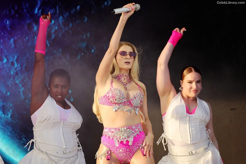 Meghan Trainor photo 3 of 321