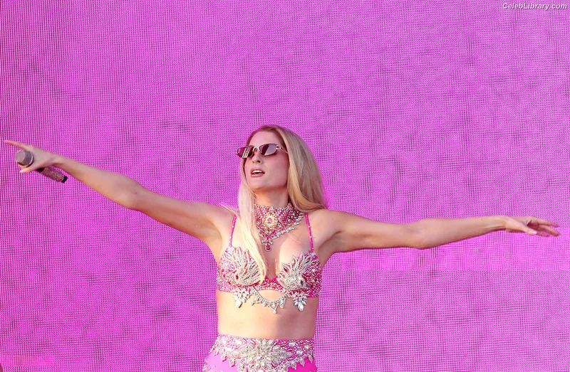 Meghan Trainor photo 6 of 321