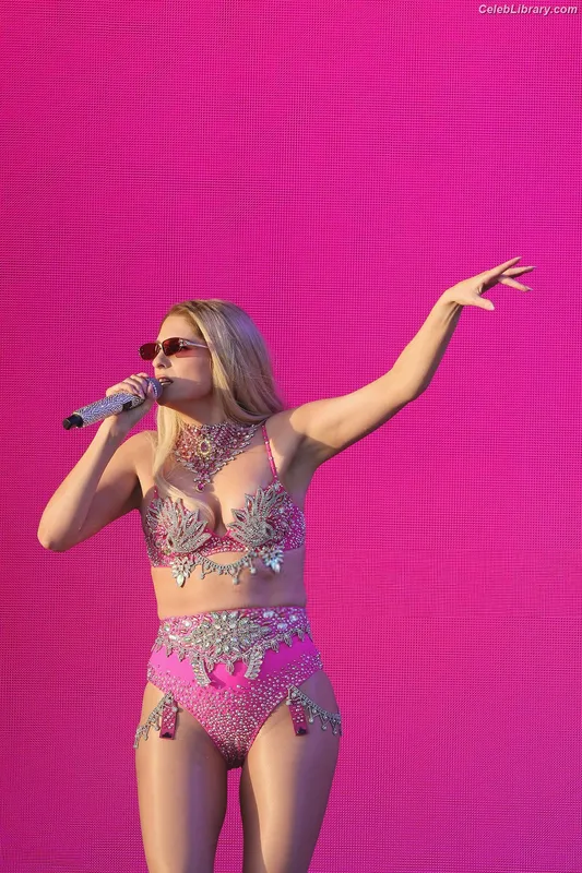 Meghan Trainor photo 12 of 321