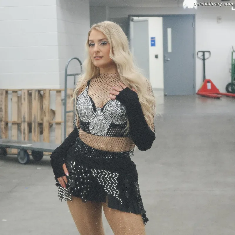 Meghan Trainor photo 14 of 321