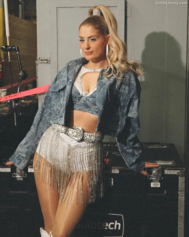 Meghan Trainor photo 8 of 321