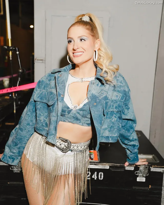 Meghan Trainor photo 11 of 321