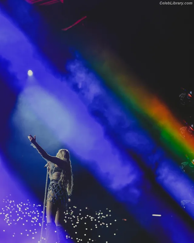 Meghan Trainor photo 21 of 321