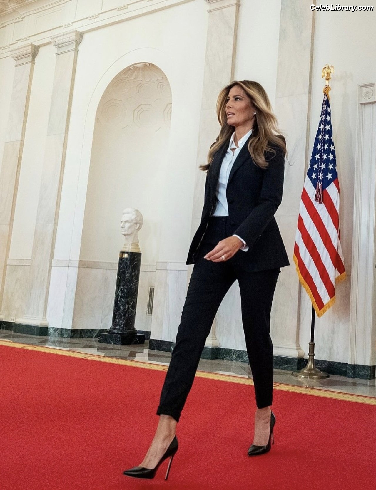 Melania Trump photo 8 of 221