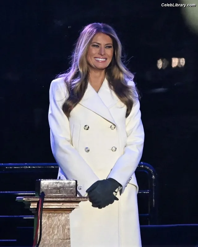 Melania Trump photo 14 of 221