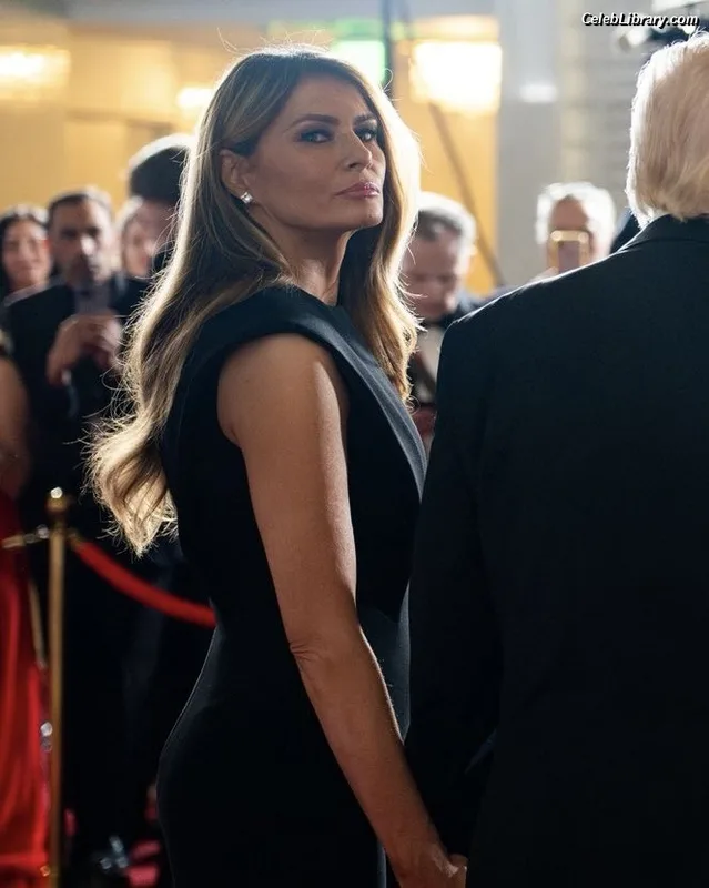 Melania Trump photo 12 of 221