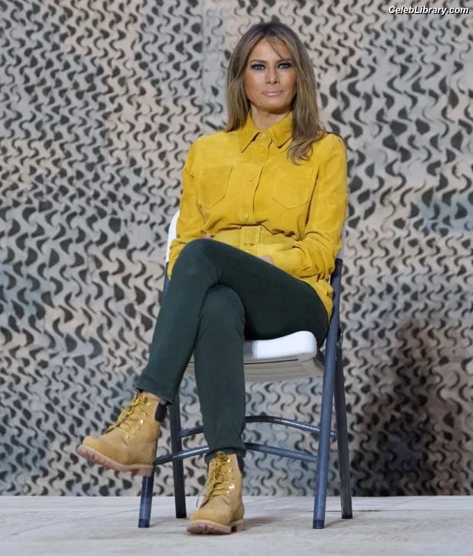 Melania Trump photo 18 of 221