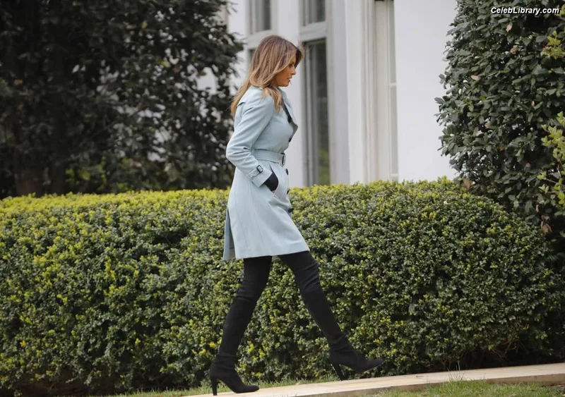 Melania Trump photo 12 of 221