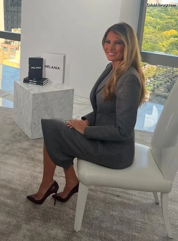Melania Trump photo 15 of 221