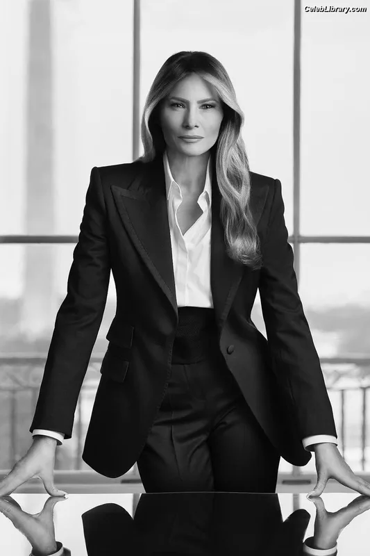 Melania Trump photo 23 of 221