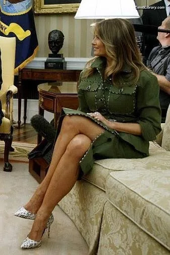 Melania Trump photo 10 of 221