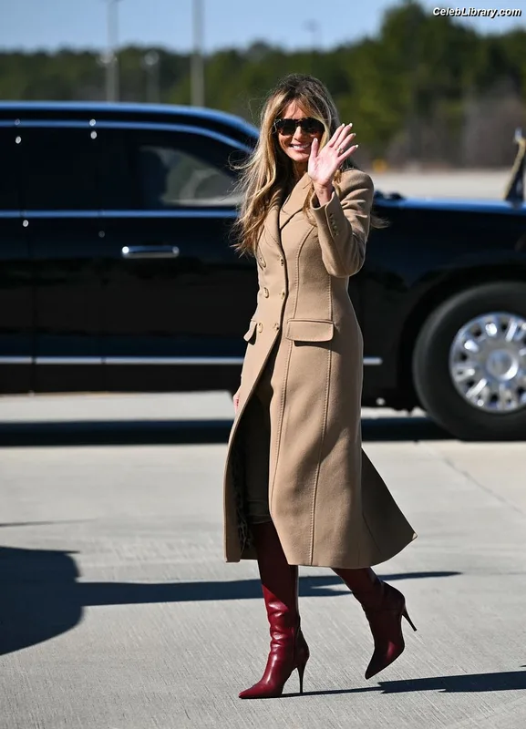 Melania Trump photo 21 of 221