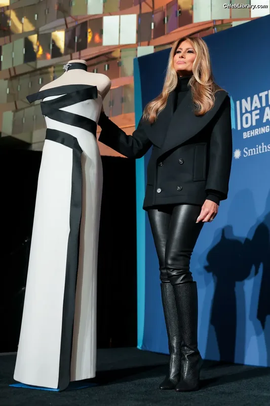 Melania Trump photo 2 of 221