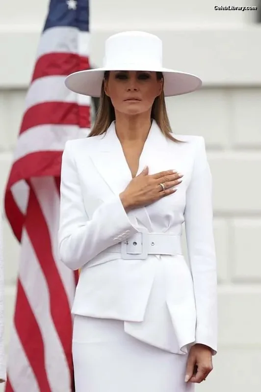 Melania Trump photo 18 of 221