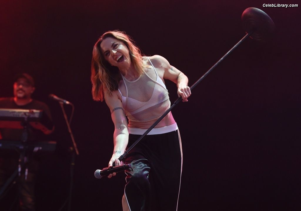 Melanie C photo 17 of 198