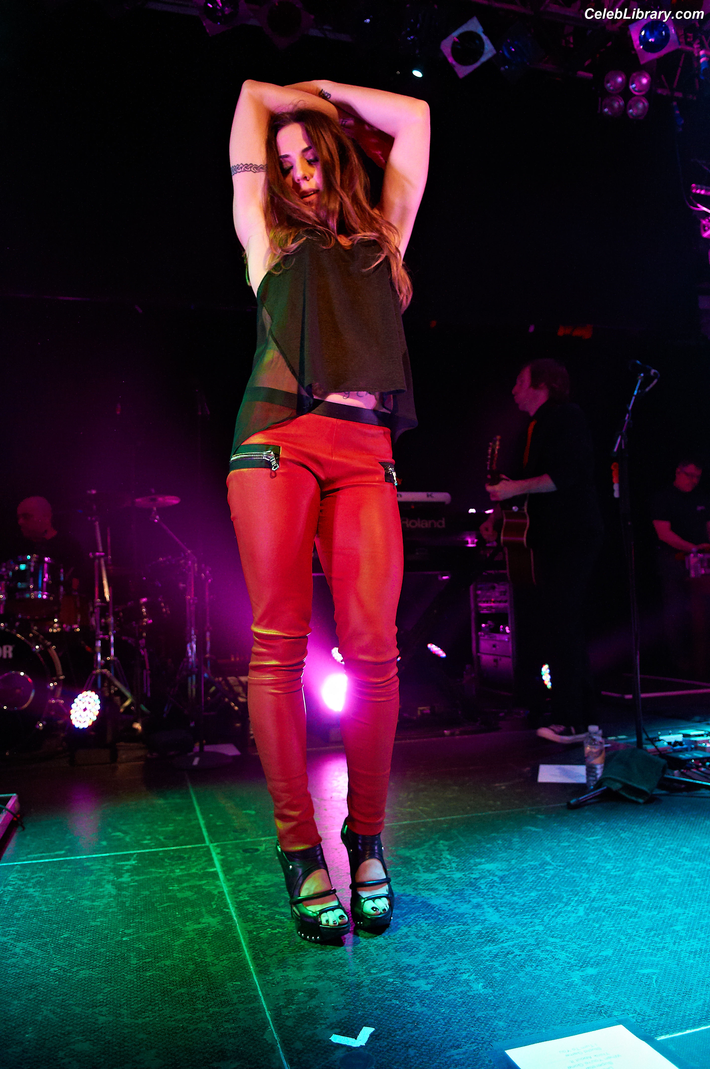 Melanie C photo 5 of 198